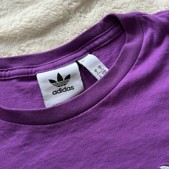 Adidas Purple Graphic Logo Tee – Size S | Athleisure Must-Have | Casual - Picture 2 of 5